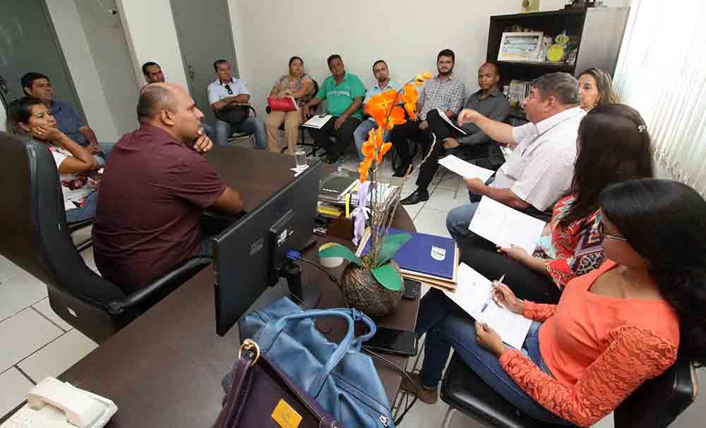 Derlei Delevatti se reúne com vereadores para apresentar projeto da Prefeitura