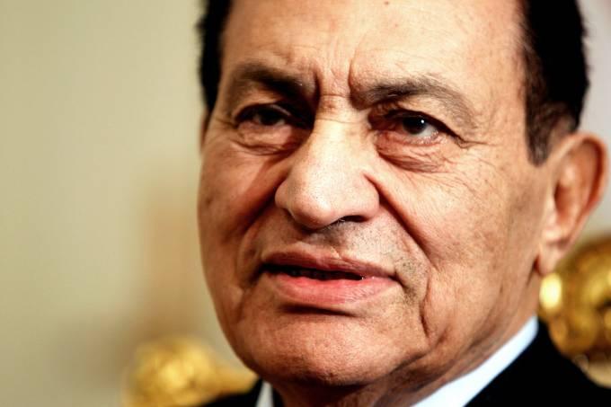 Ex-presidente do Egito é libertado após seis anos