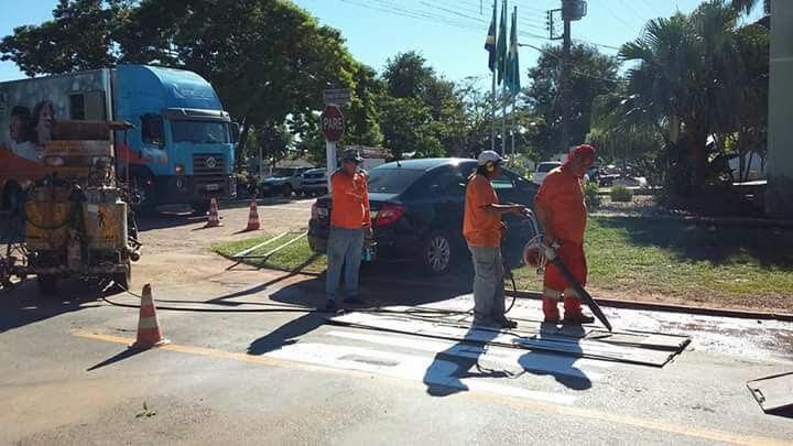 Prefeitura de Caracol realiza pintura de sinalização de trânsito