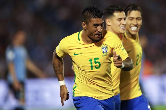 Paulinho cita Felipão como um dos responsáveis por boa fase
