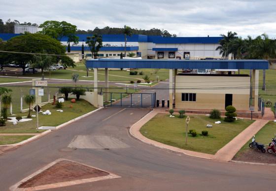 Com 42% do abate em MS, JBS fechado represa a pecuária