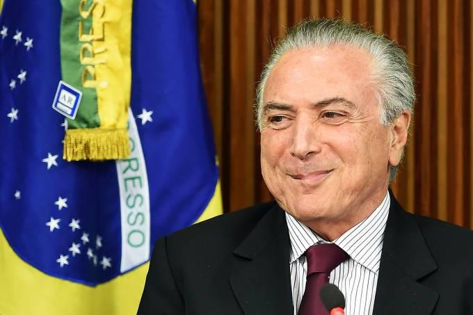 Terceirização: Temer prefere proposta do Senado