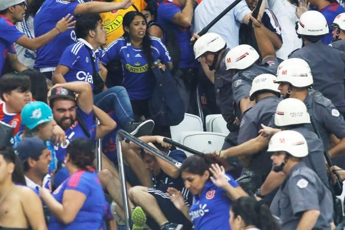 Jornalista chileno culpa Corinthians por sua detenção na Arena