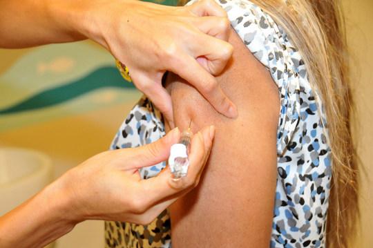 Campanha de vacinação contra gripe começa hoje em MS