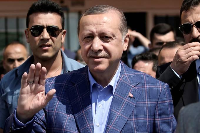 Trump parabeniza Erdogan pelo resultado do plebiscito