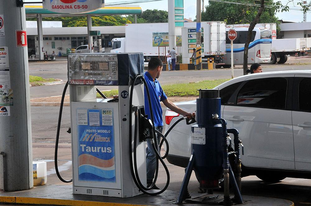 Petrobras reajusta preço e gasolina pode ficar mais cara