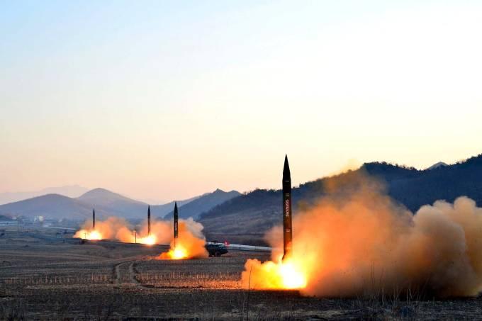 Coreia do Norte ameaça afundar porta-aviões dos EUA