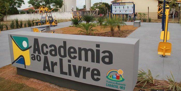 Prefeitura entrega academia ao ar livre no Estádio Arnet Vargas em Caracol