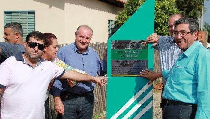 Prefeito Manoel Viais inaugura 16 quadras de asfalto em Caracol