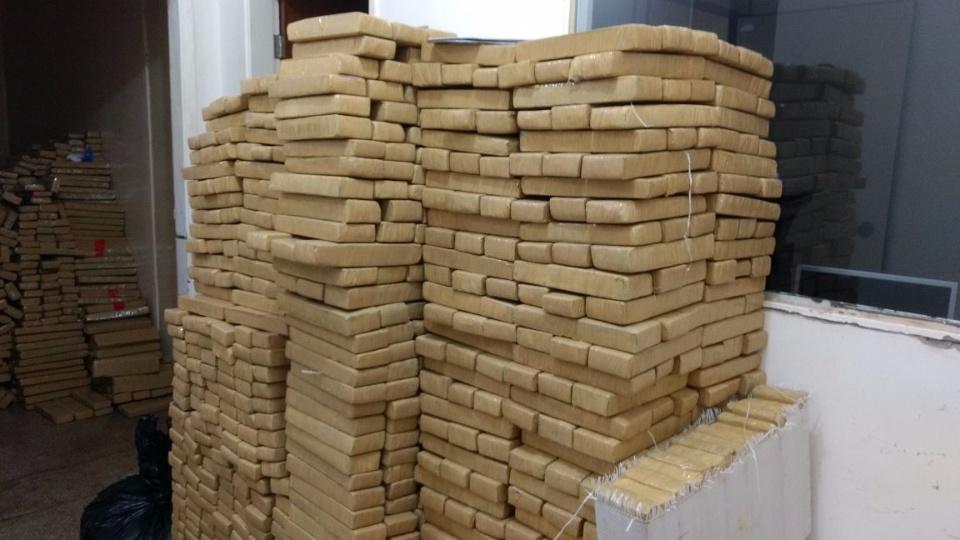 PRF apreende mais de 1ton de maconha em caminhonete