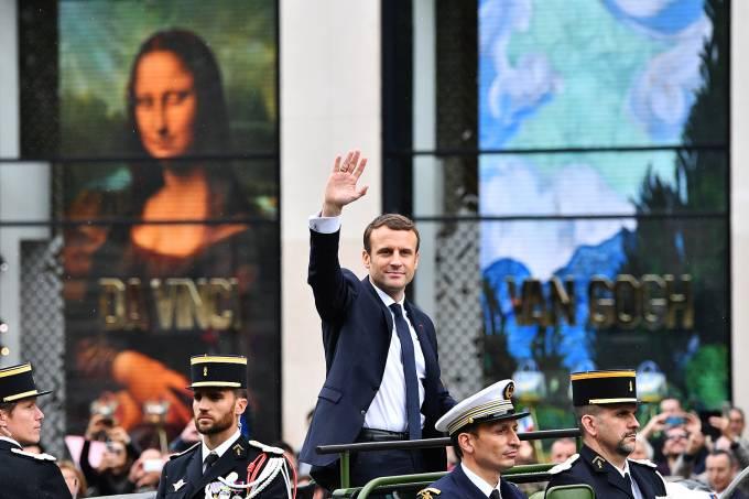Macron toma posse como presidente da França