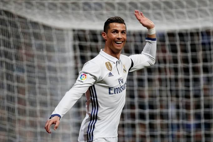 Cristiano Ronaldo chega aos 400 gols em vitória do Real