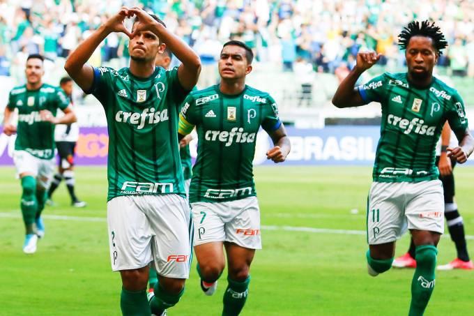 Palmeiras goleia Vasco por 4 a 0 na estreia do Brasileirão