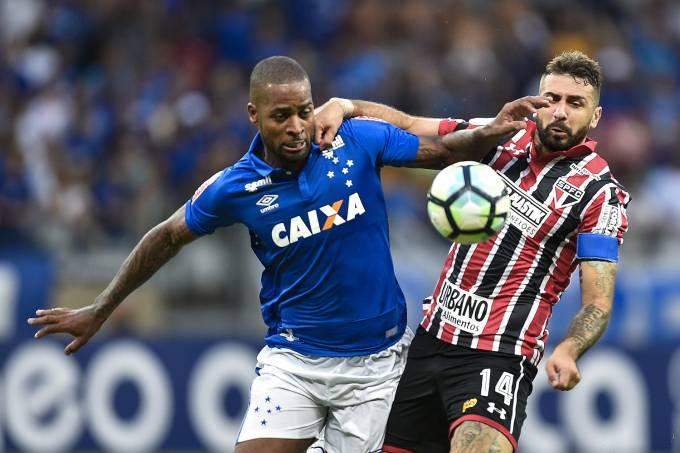 Após eliminação, São Paulo perde para Cruzeiro na primeira rodada