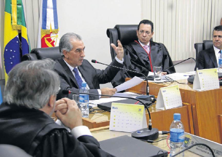 Azambuja desafia JBS a provar propina em troca de incentivos