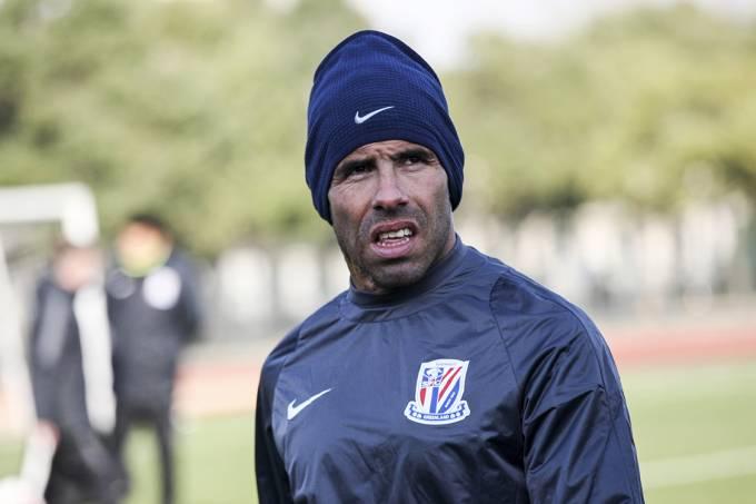 Tevez critica futebol na China: ‘Tecnicamente não são muito bons’