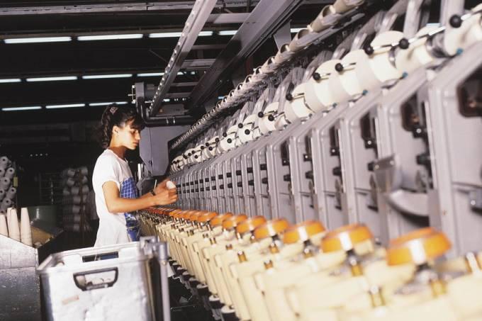 Crise pegou em cheio indústrias responsáveis por 50% dos empregos