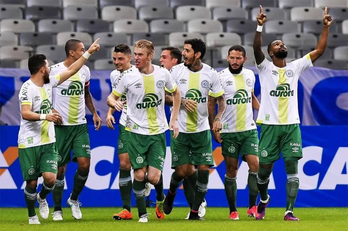 Campeonato Brasileiro: Chapecoense cala o Mineirão
