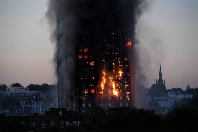 Incêndio em prédio de Londres deixa 6 mortos