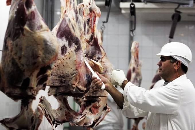 Pecuaristas se unem para assumir frigoríficos