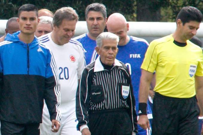 Morre árbitro colombiano que expulsou Pelé (e foi substituído)