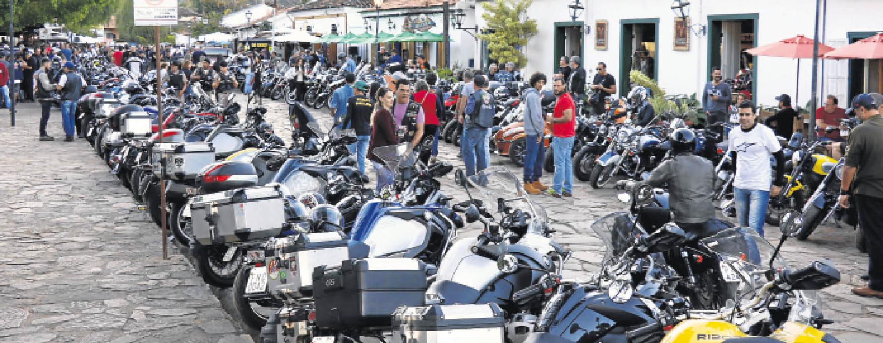BikeFest exibe mostra o glamour dos encontros de moto