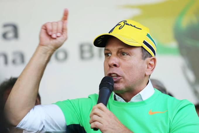 Doria substitui frota da prefeitura por carros e táxis
