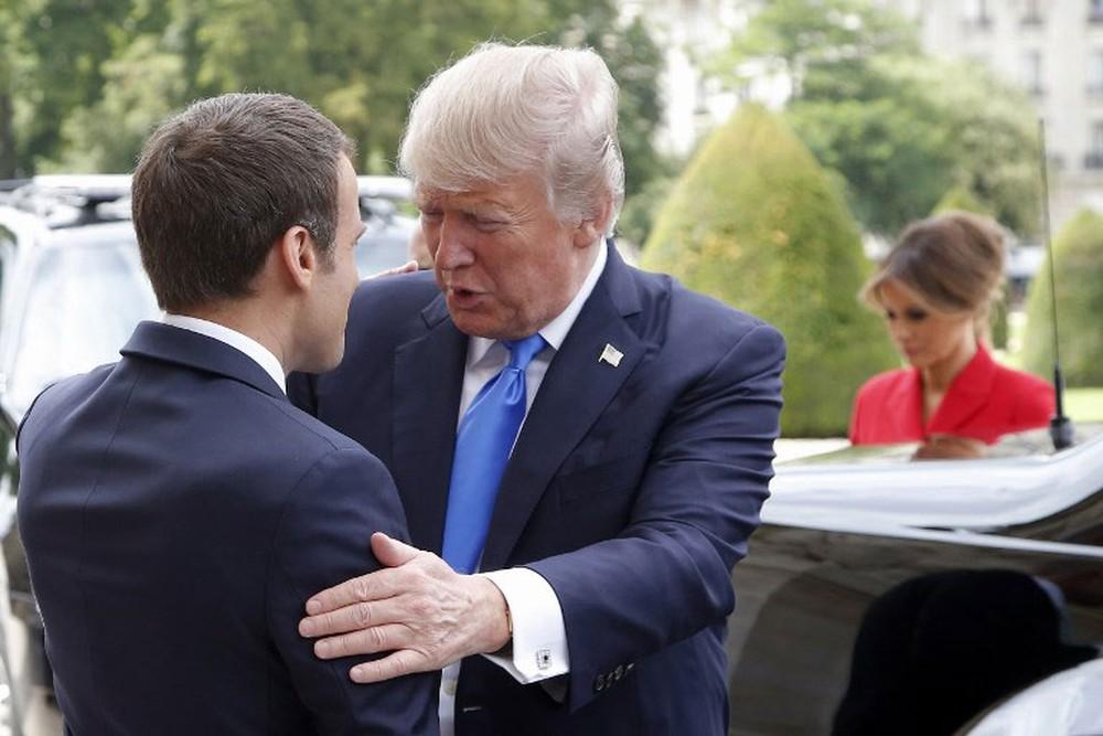 Trump encontra Macron em Paris