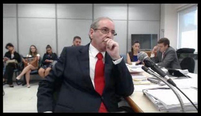 Cunha fica calado durante depoimento a Policia Federal