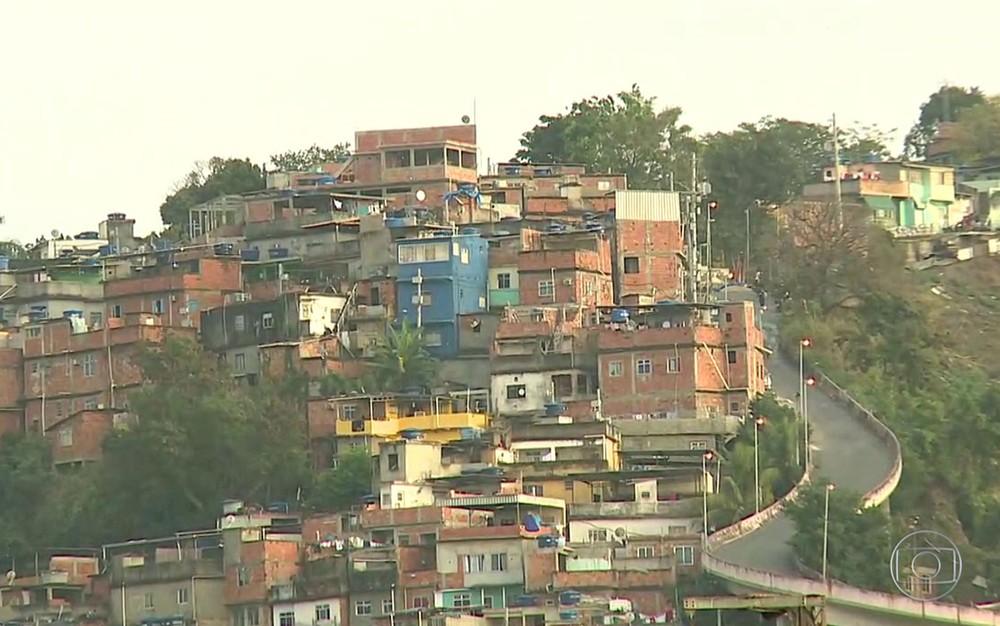Bope faz operação no morro da Mangueira