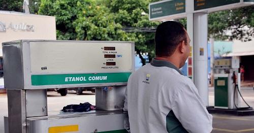 Governo revê aumento e reduz tributo no etanol