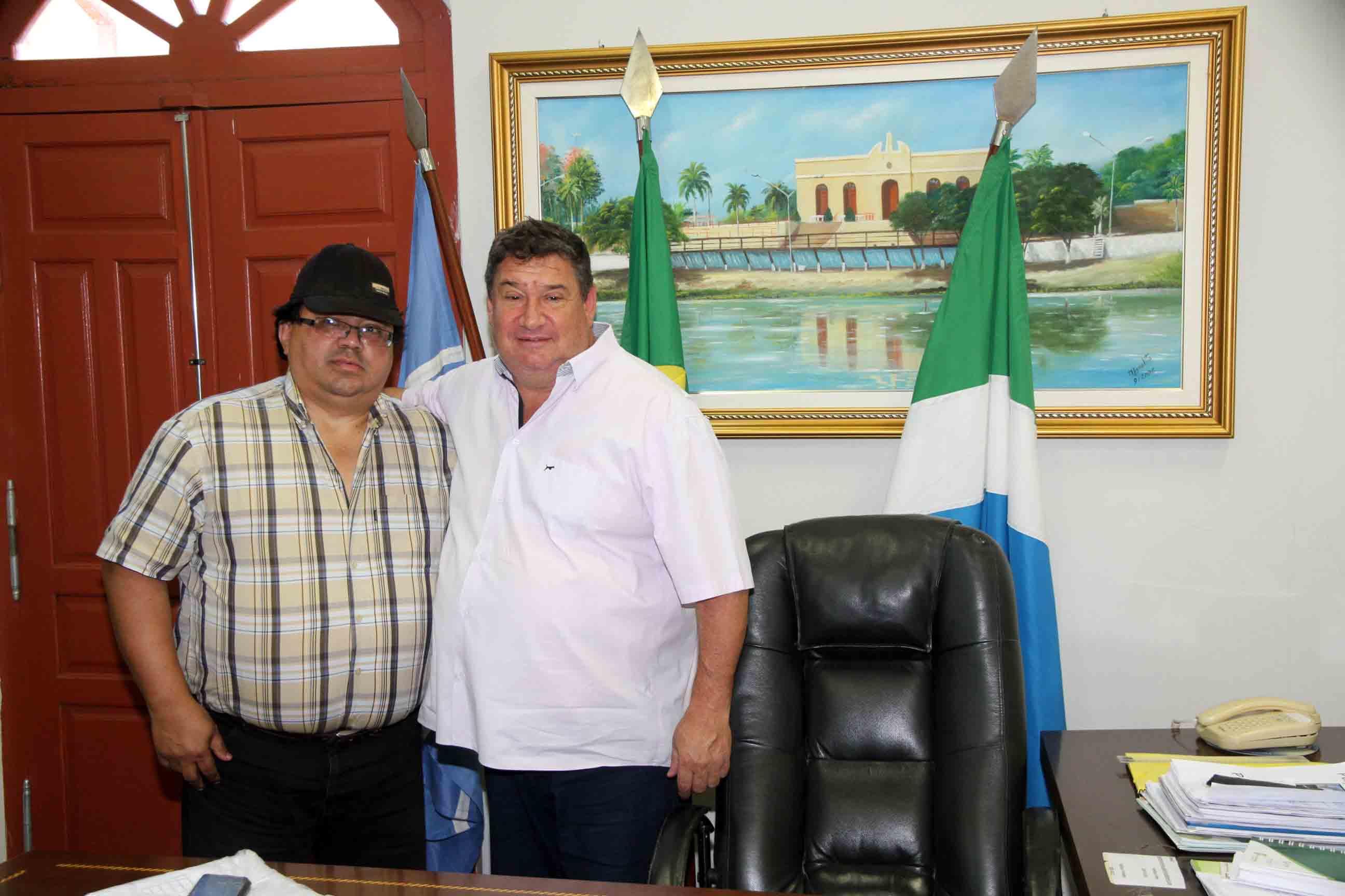 Derlei Delevatti recepciona deputado nacional Mino Adorno do Paraguay