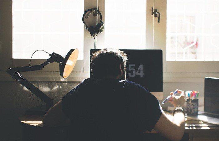 Como trabalhar bem em casa? 5 dicas para melhorar a qualidade do home office