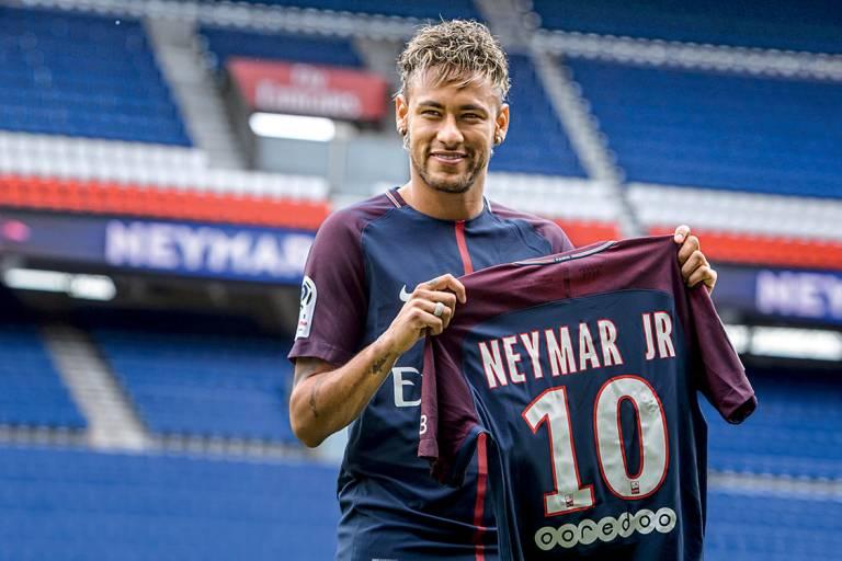 PSG vende 1 mi de euros em camisas em um dia