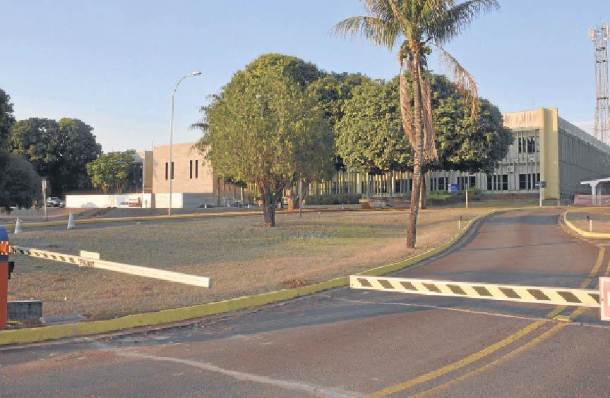 Auditoria encontra quinze supersalários no MPE-MS
