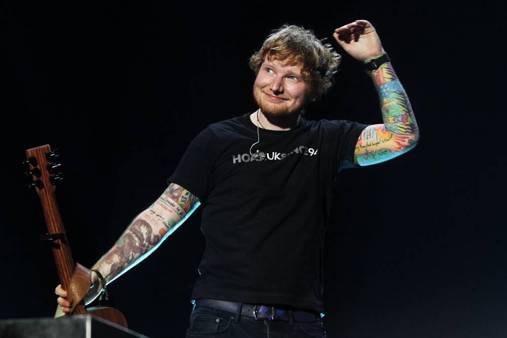 ‘Não me considero uma pessoa masculina’, afirma Ed Sheeran