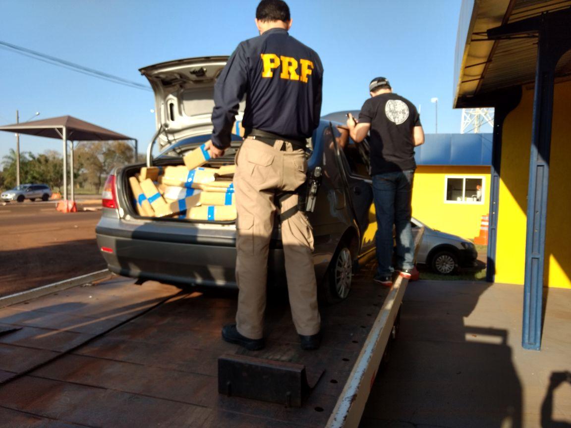 Dupla é perseguida e presa com 860 quilos de maconha