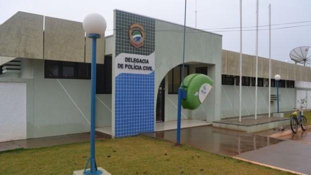 Homem é morto com facada no pescoço e suspeito foge