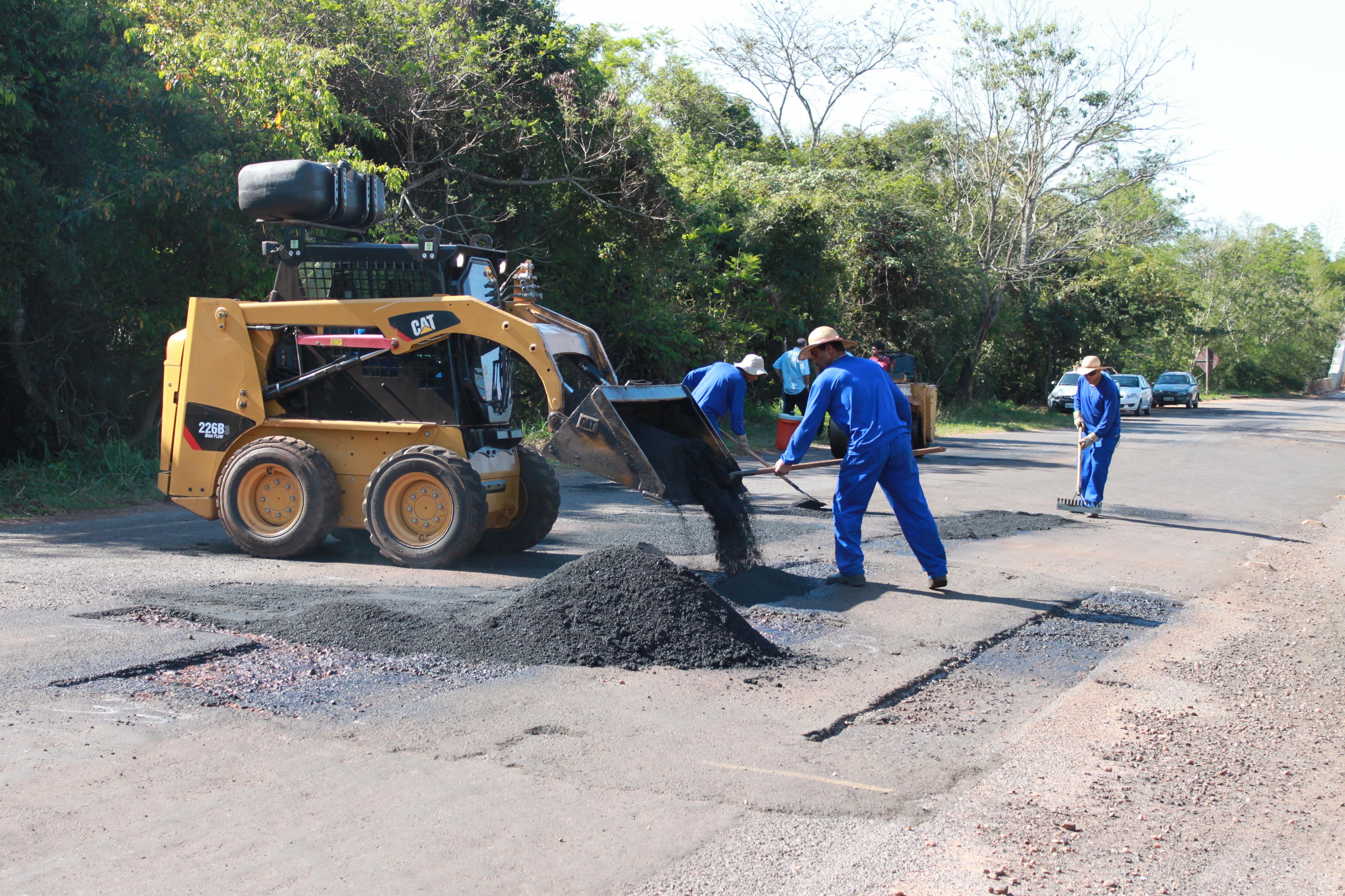 Prefeitura de Jardim dá início a operação tapa-buracos