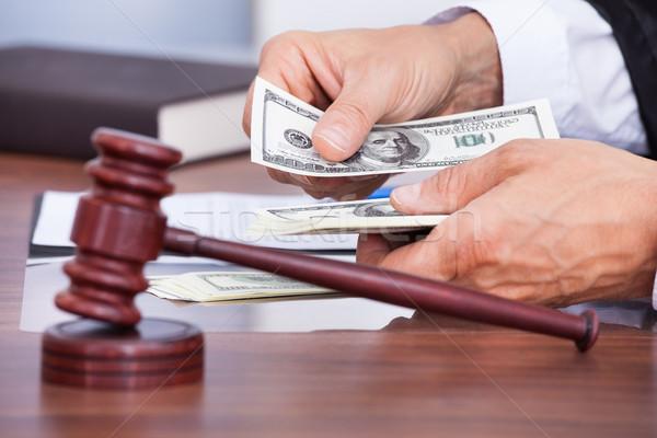 Indenização de férias leva juízes de São Paulo a receberem mais do que o teto