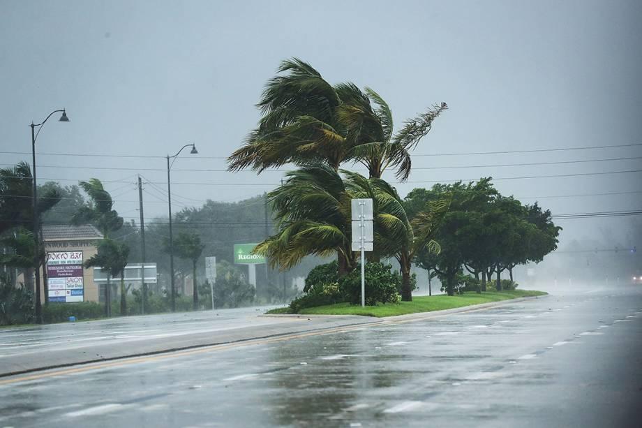 Furacão Irma atinge sul da Flórida e deixa um morto