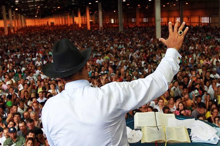 Igreja Mundial negocia compra do Canal Rural