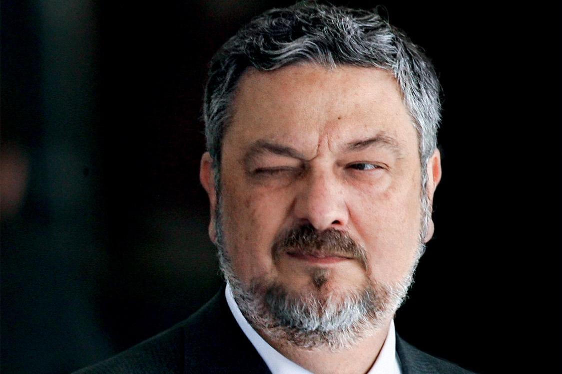 Palocci admite ter entregue dinheiro vivo a Lula