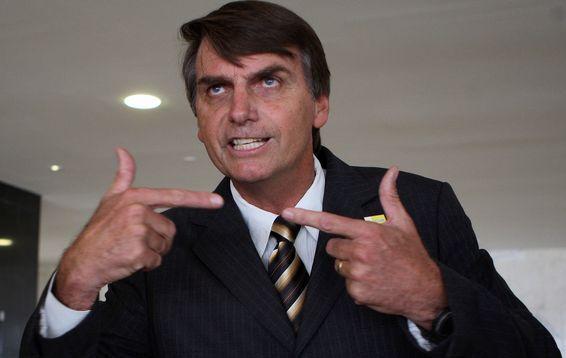 Bolsonaro teria colhões para fechar o Congresso Nacional?