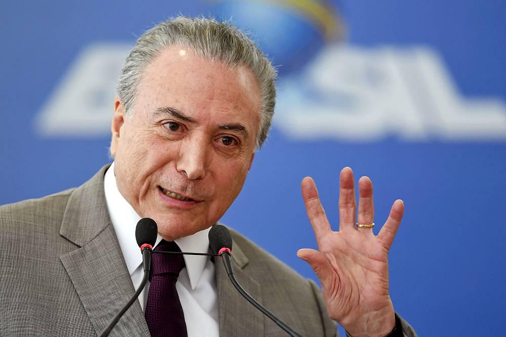 Temer e ministros devem entregar defesa hoje