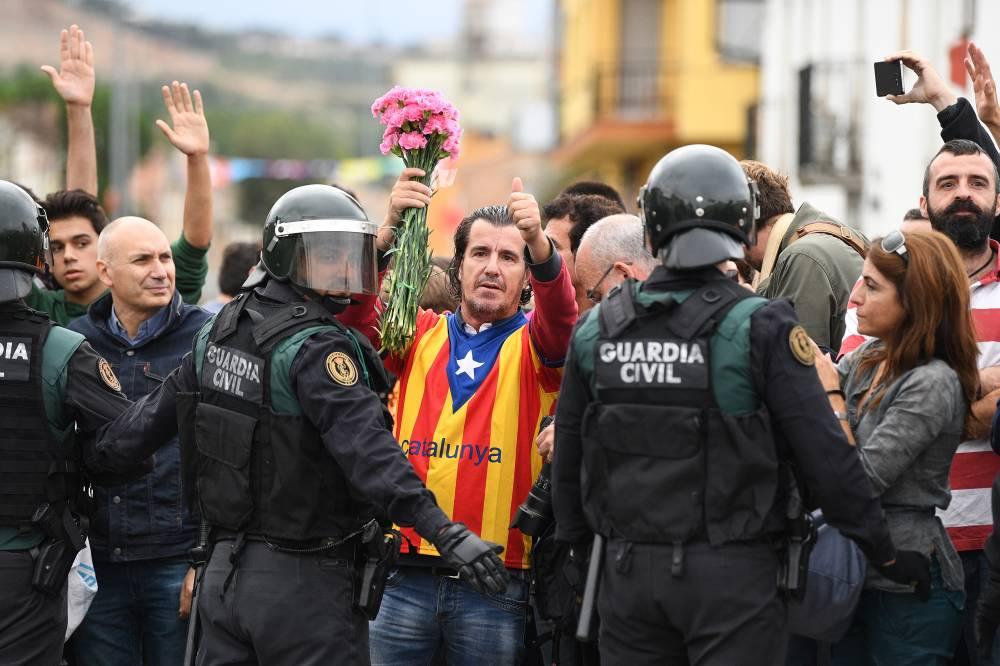 Espanha se desculpa por violência em referendo da Catalunha