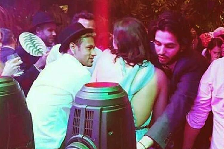 Neymar e Bruna se reaproximam em casamento