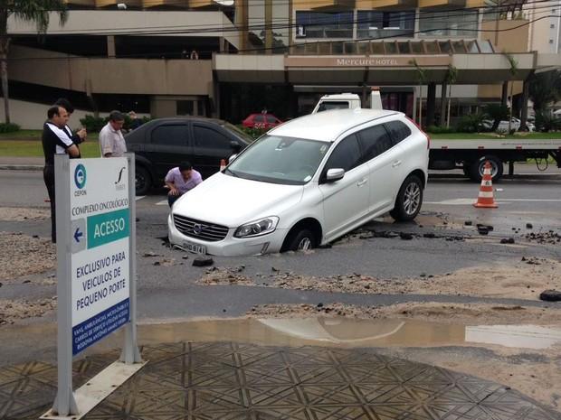 Estado indenizará família que teve férias frustradas por conta de buraco em rodovia
