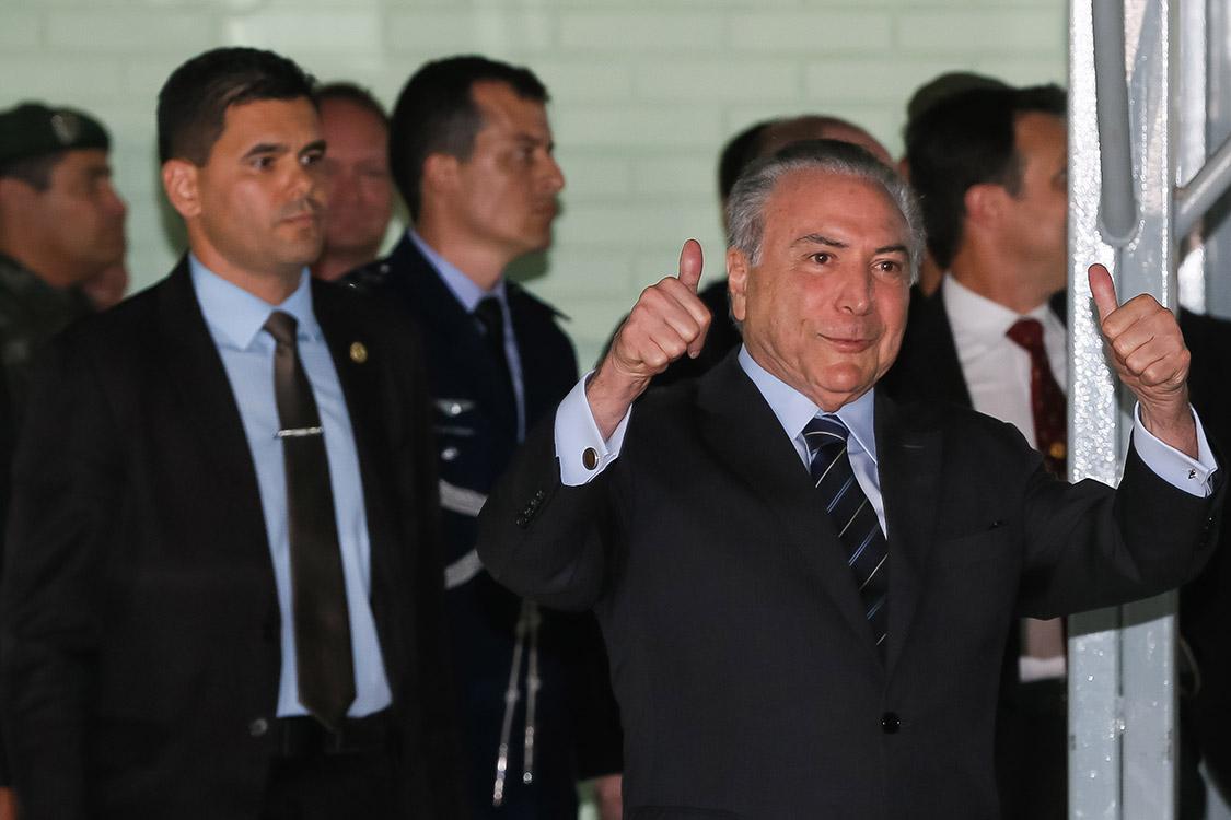 Superada a denúncia, governo acelera agenda