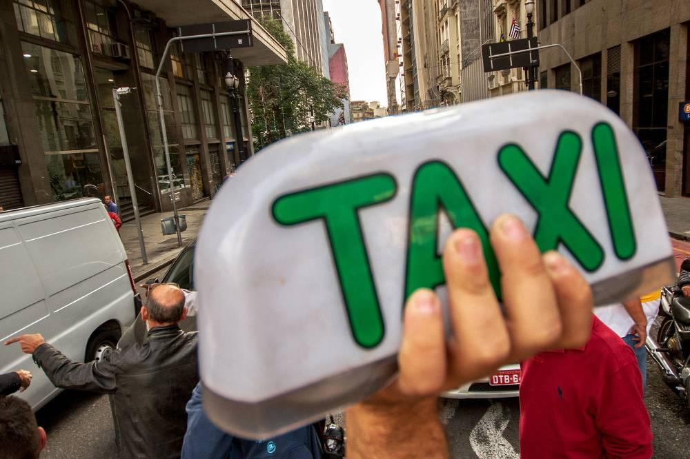 Senado vota hoje proposta sobre aplicativos